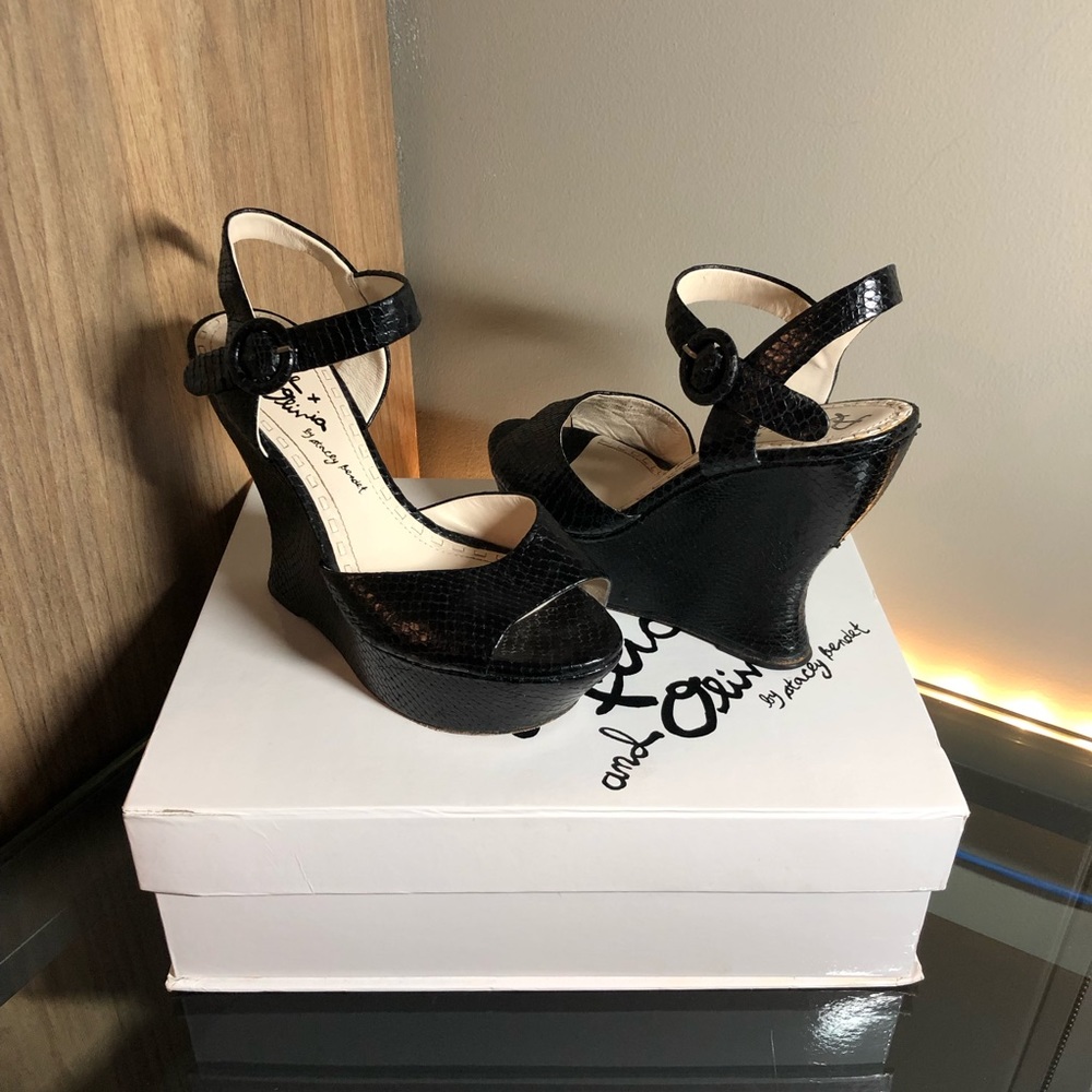 Alice and Olivia Platform high heels
